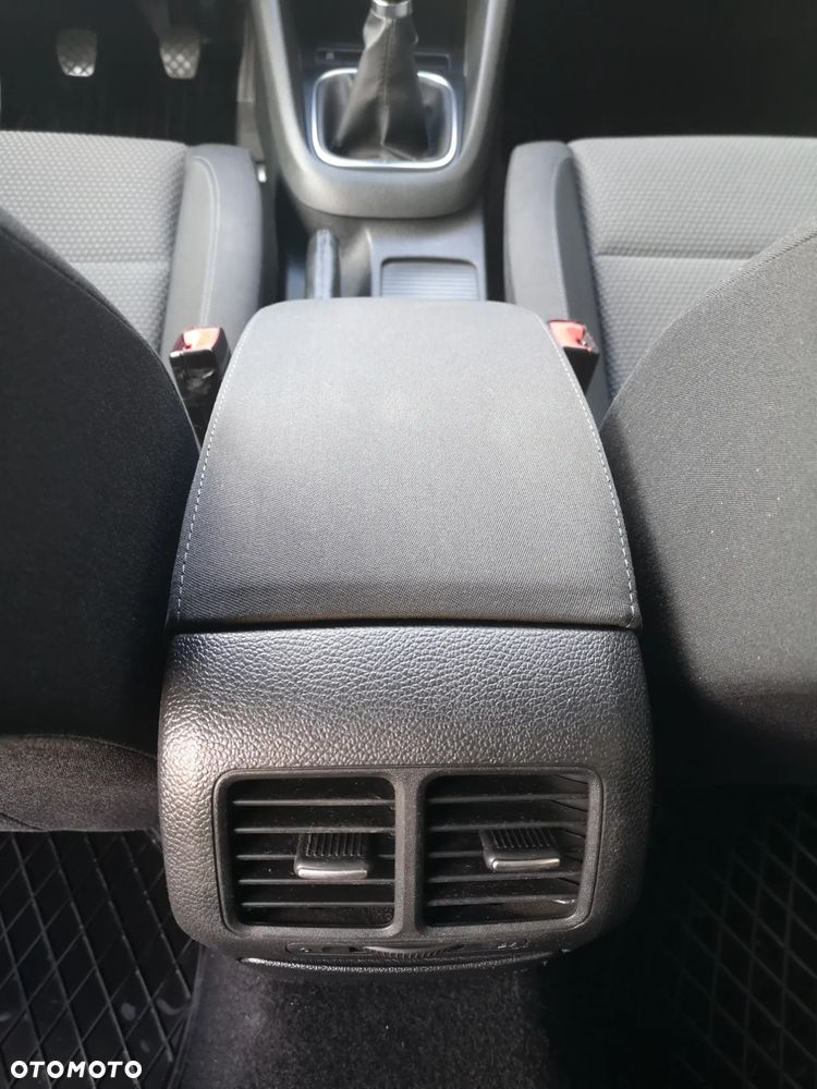 Volkswagen Golf 1.6 TDI DPF Trendline - 22