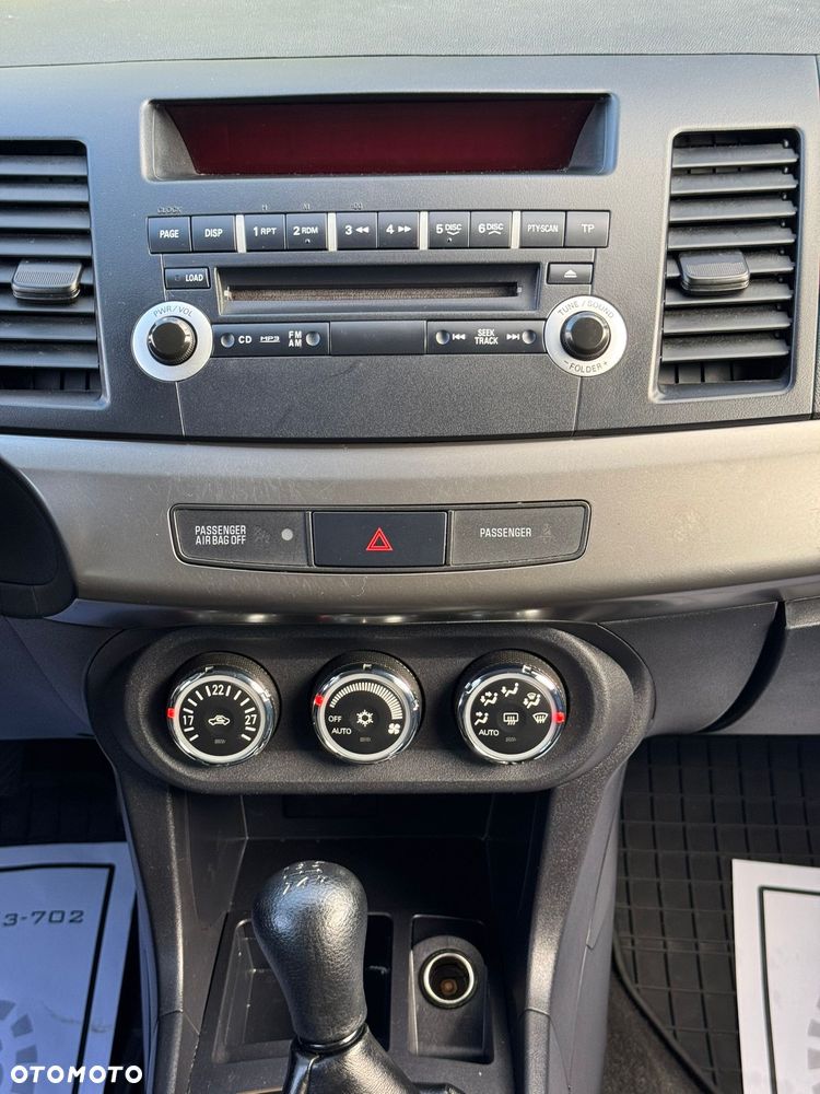 Mitsubishi Lancer 1.6 Invite - 17