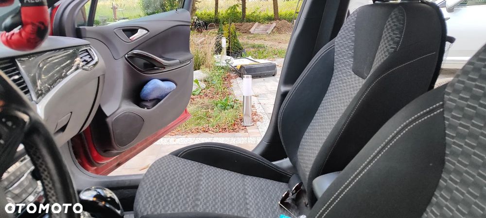 Opel Astra 1.6 CDTI Sport - 10
