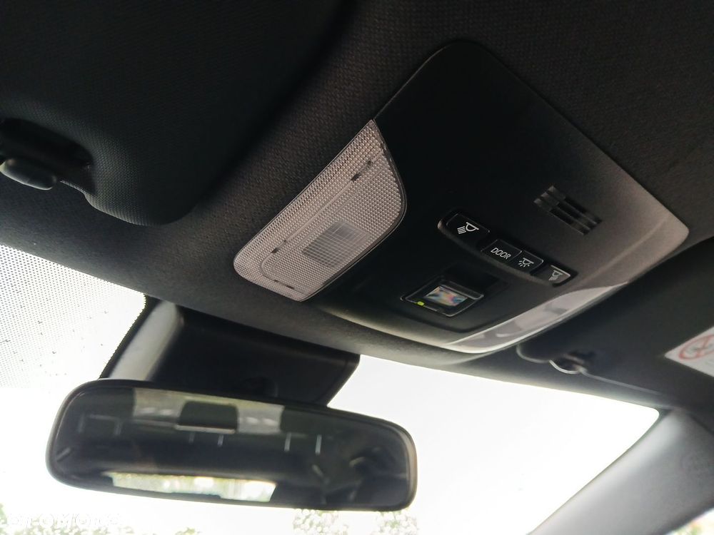 Toyota Corolla 1.8 Hybrid Active - 37