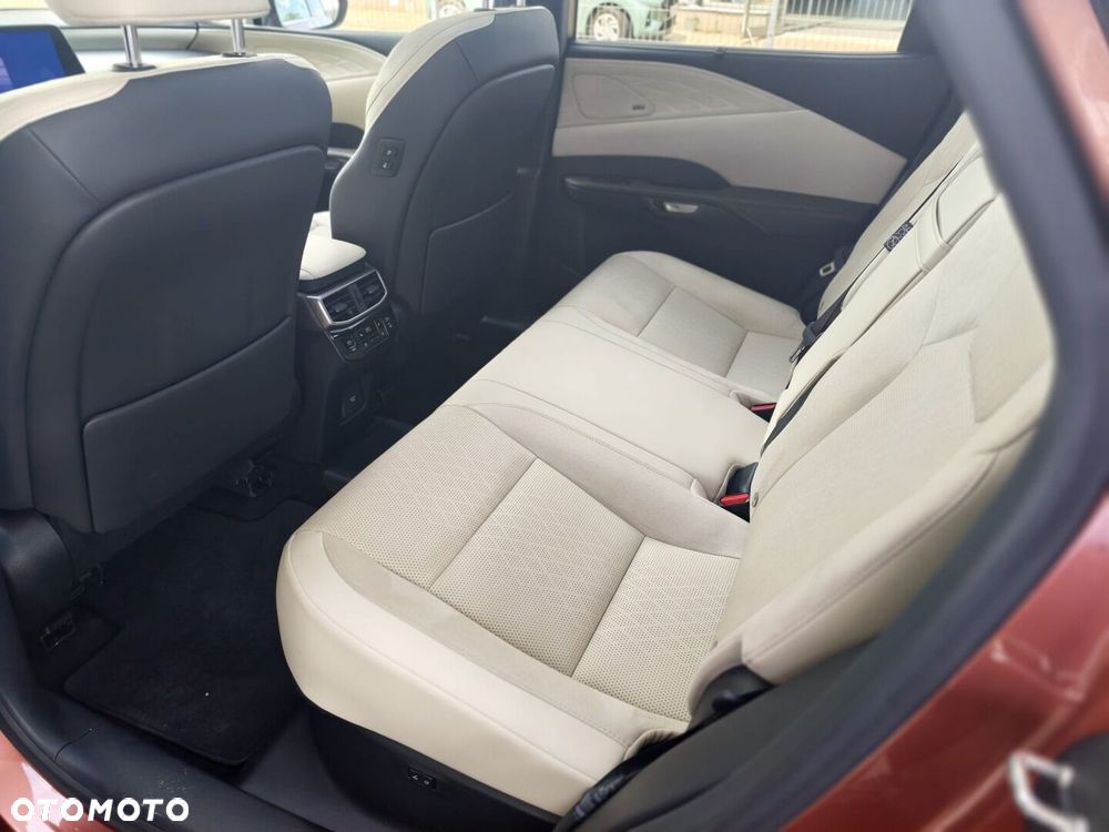 Lexus RX 450h+ Omotenashi - 12