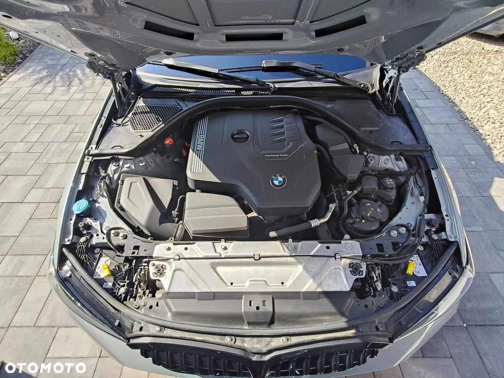 BMW Seria 3 330i xDrive M Sport - 22
