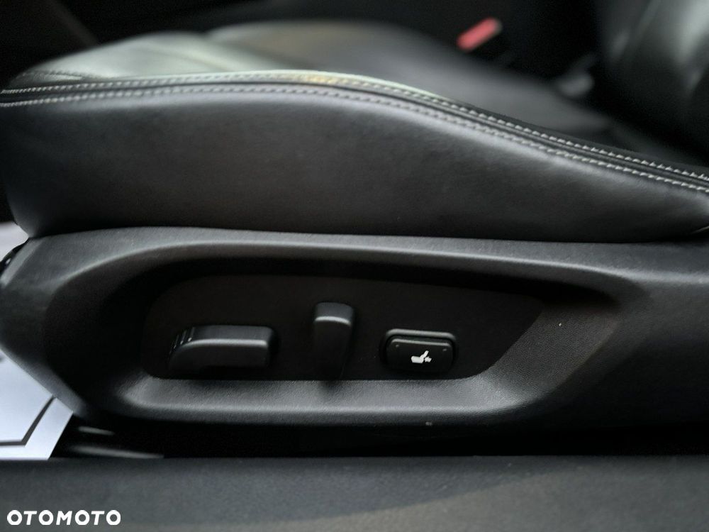 Infiniti Q60 - 16