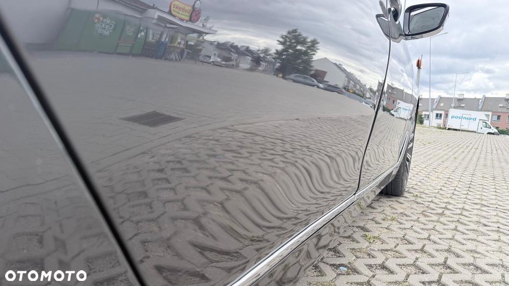 BMW Seria 7 750i xDrive - 38