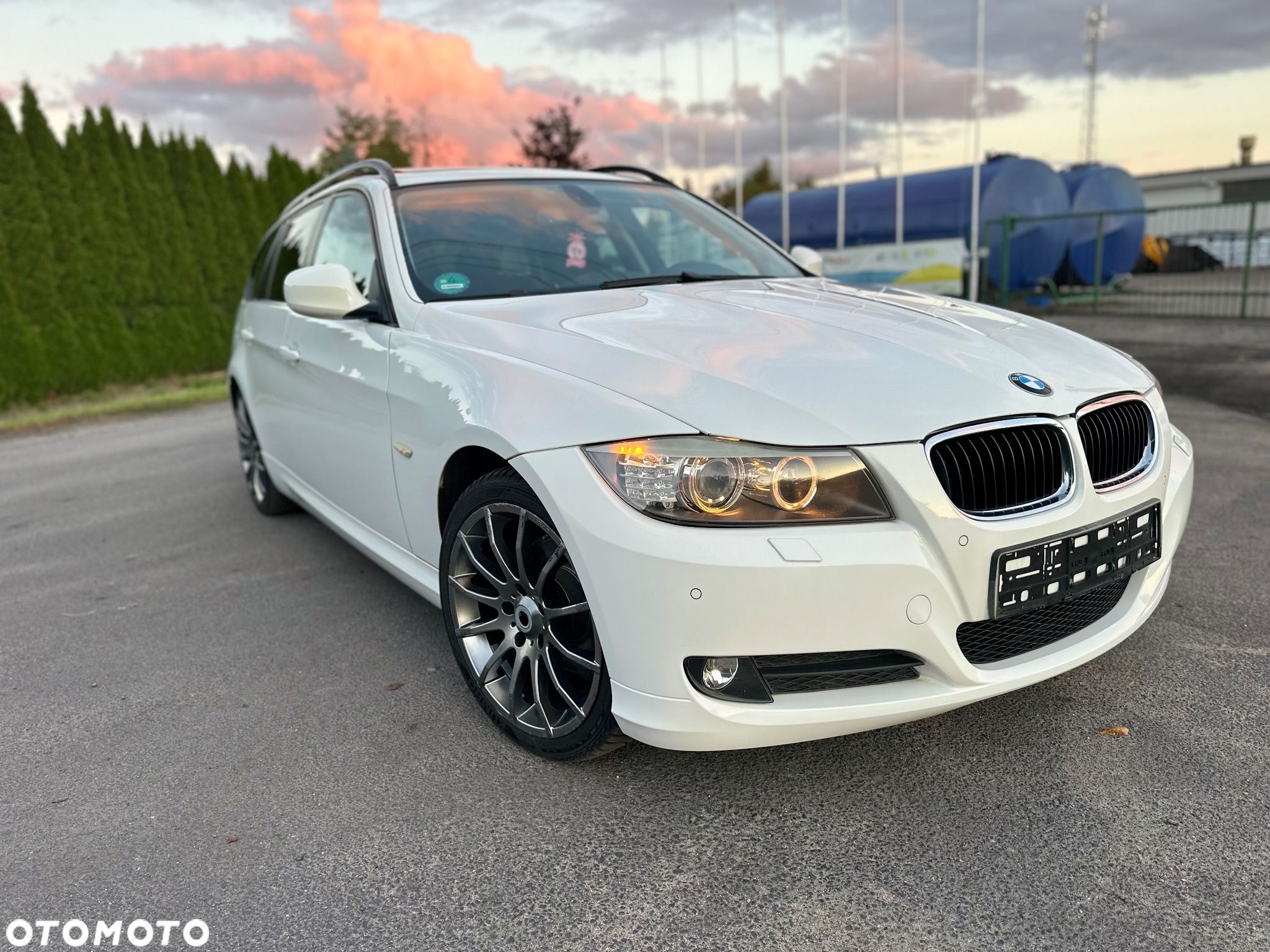 BMW Seria 3 320i Touring - 1