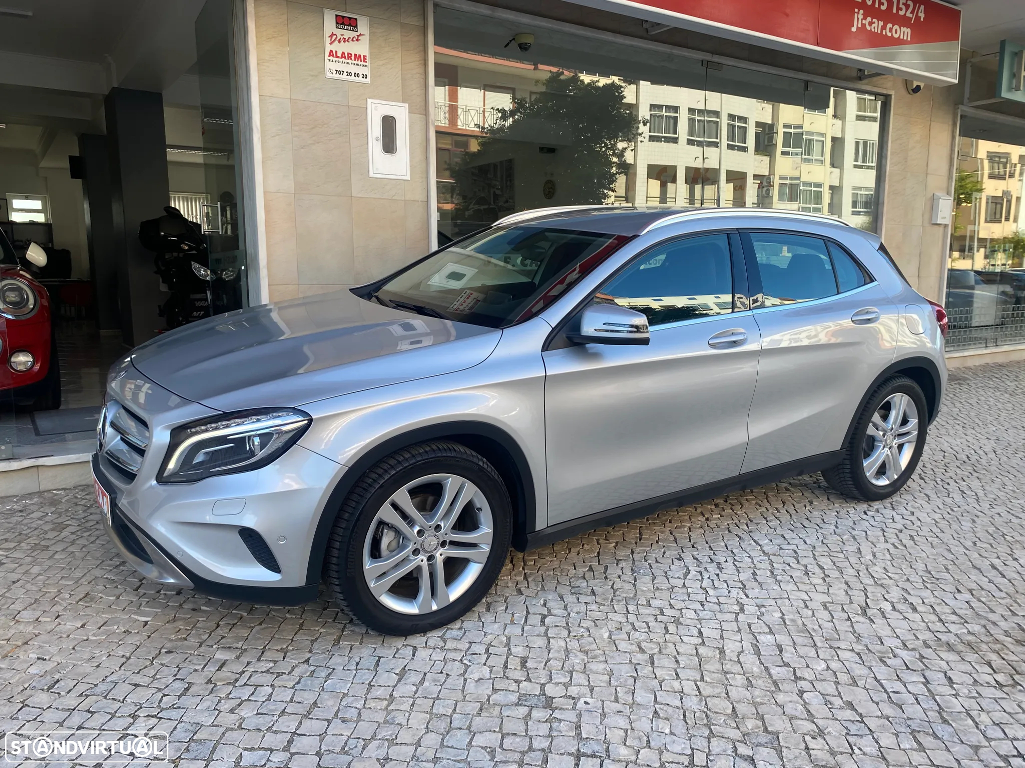 Mercedes-Benz GLA 180 (CDI) d 7G-DCT Urban - 12