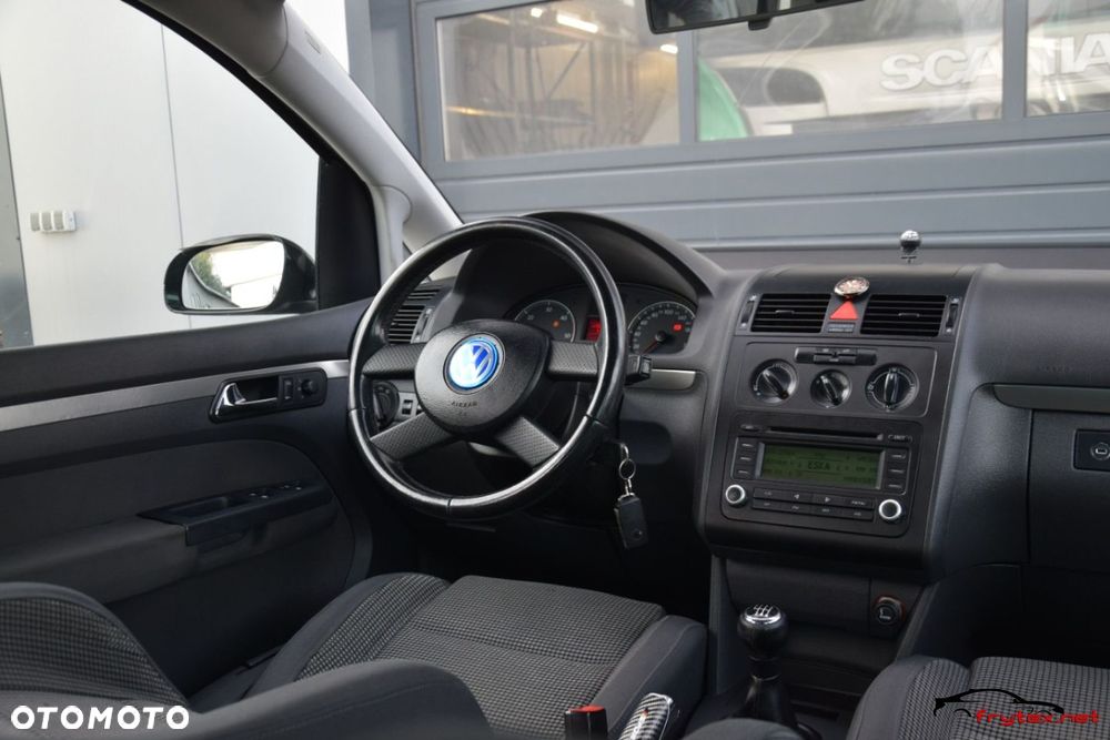 Volkswagen Touran - 25