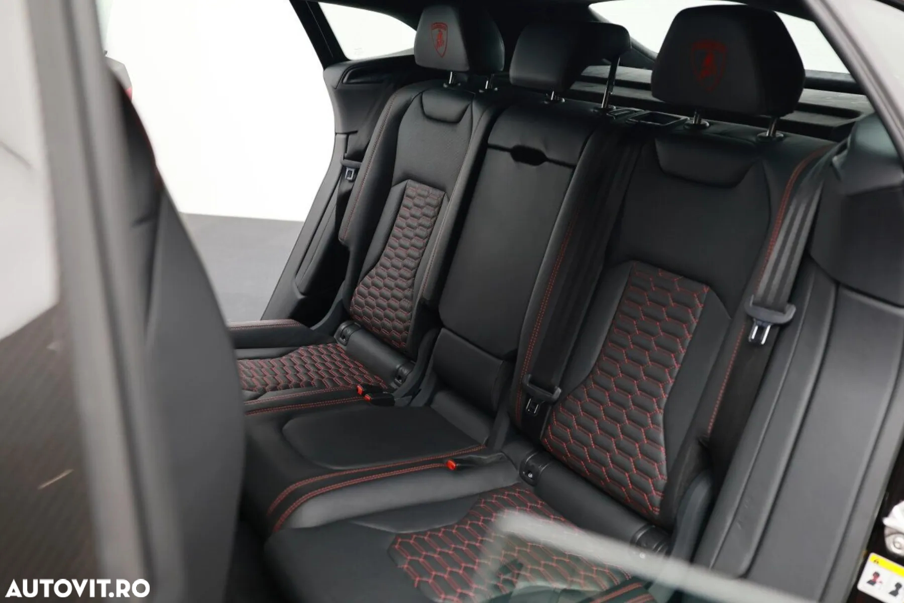 Lamborghini URUS Standard - 23