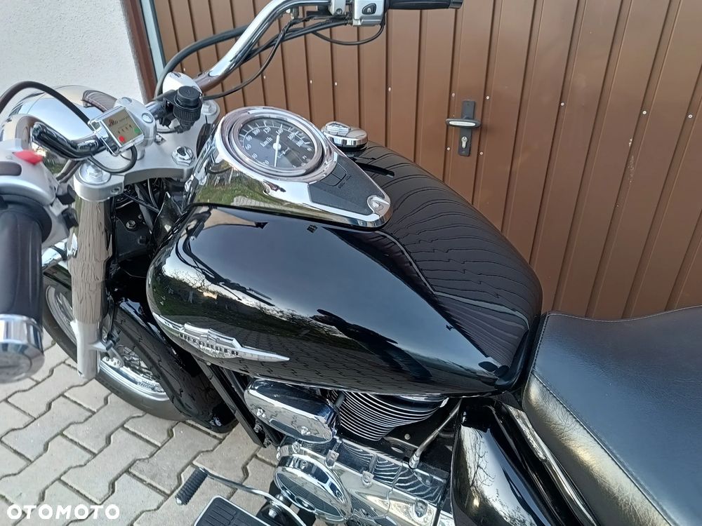 Suzuki Intruder - 26