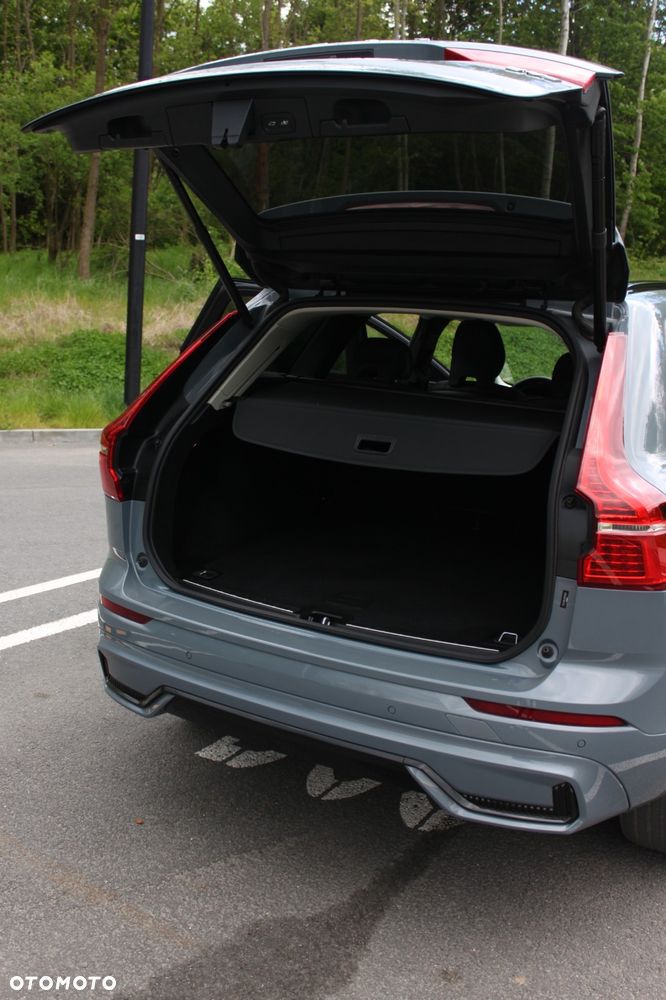 Volvo XC 60 B5 B AWD Plus Black Edition - 21