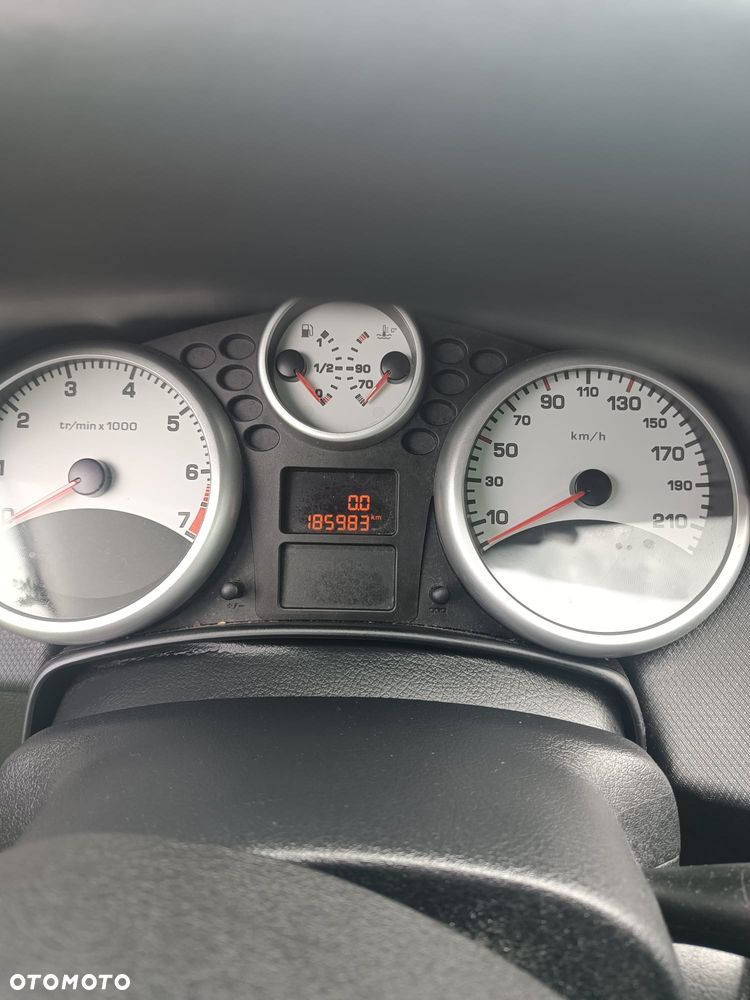 Peugeot 207 - 11