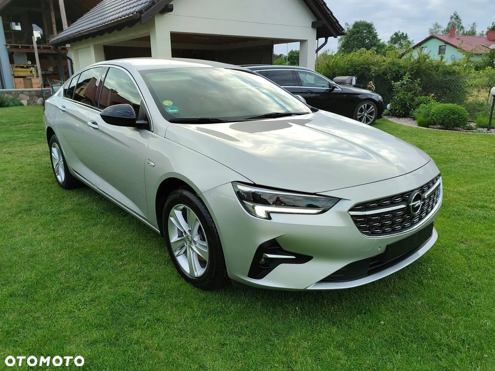 Opel Insignia - 1