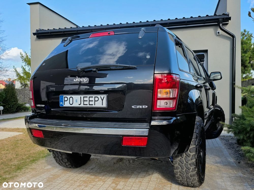 Jeep Grand Cherokee - 24