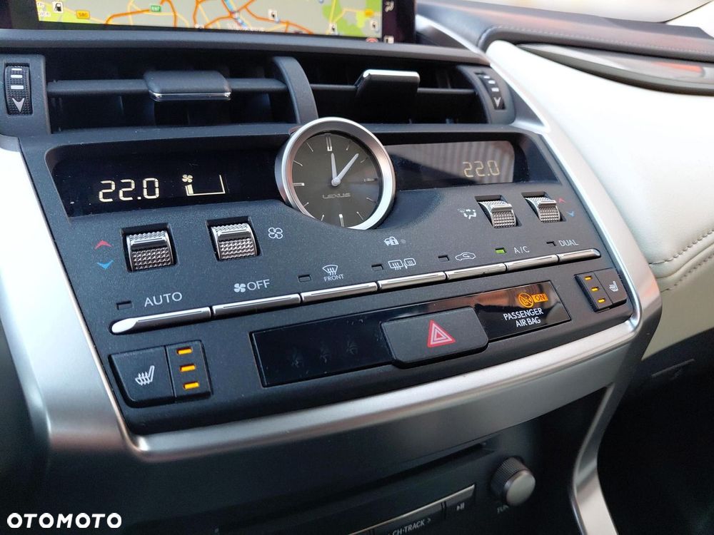 Lexus NX 300 F Impression AWD - 17