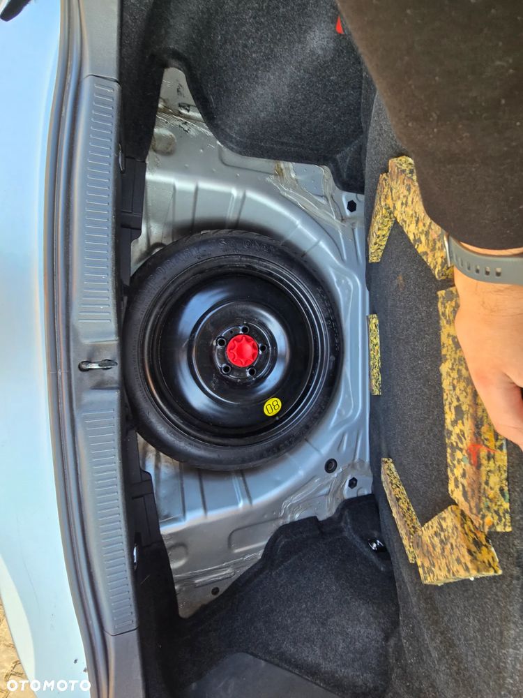 Toyota Auris 2.0 D-4D 2010 - 17