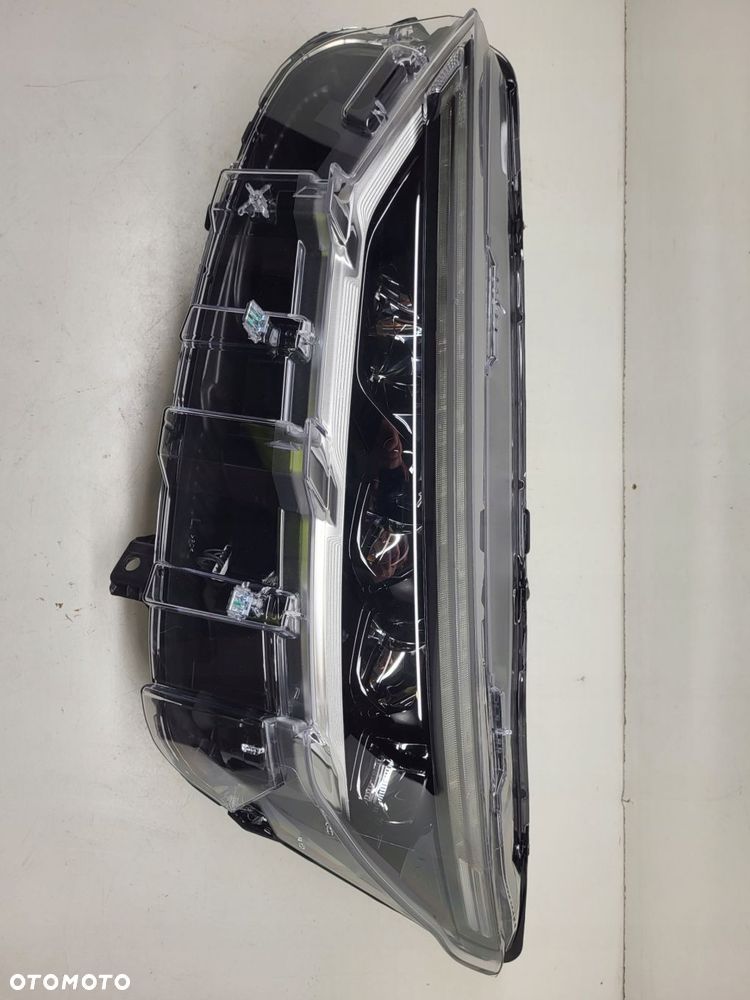 lampa przód ford mustang mach-e lj8z13008c - 1