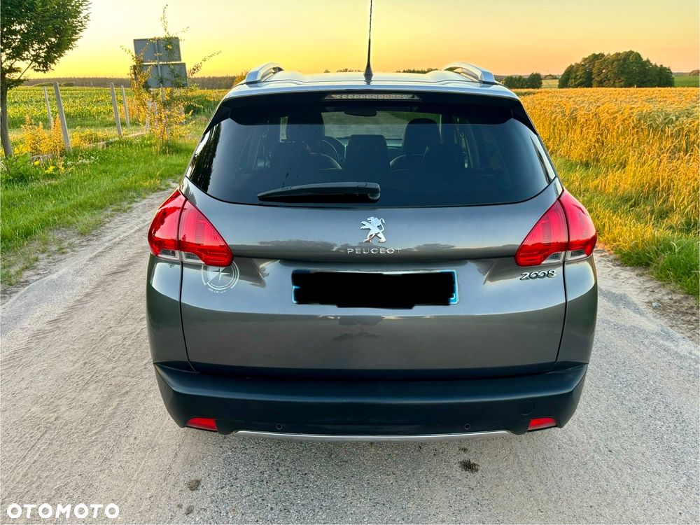 Peugeot 2008 - 8