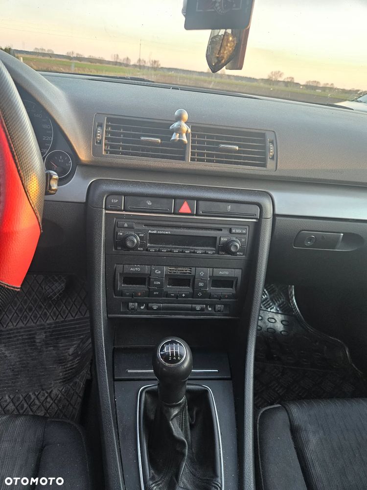 Audi A4 Avant - 6