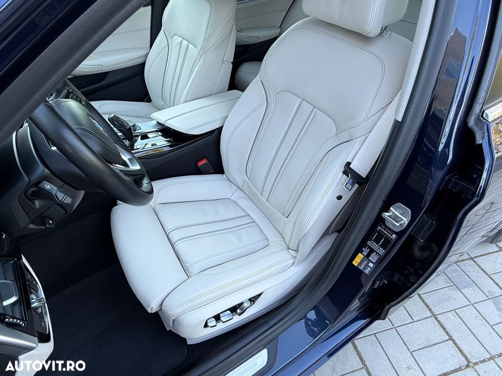 BMW Seria 5 530e Aut. Luxury Line - 14
