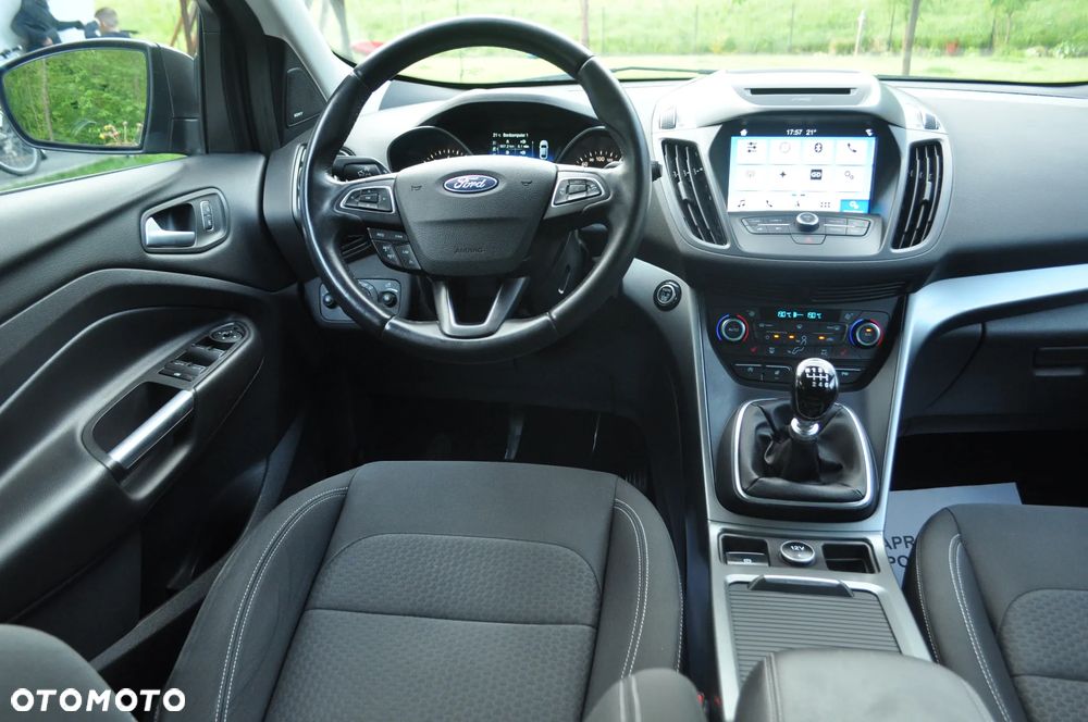 Ford Kuga 1.5 EcoBoost 2x4 Cool & Connect - 28