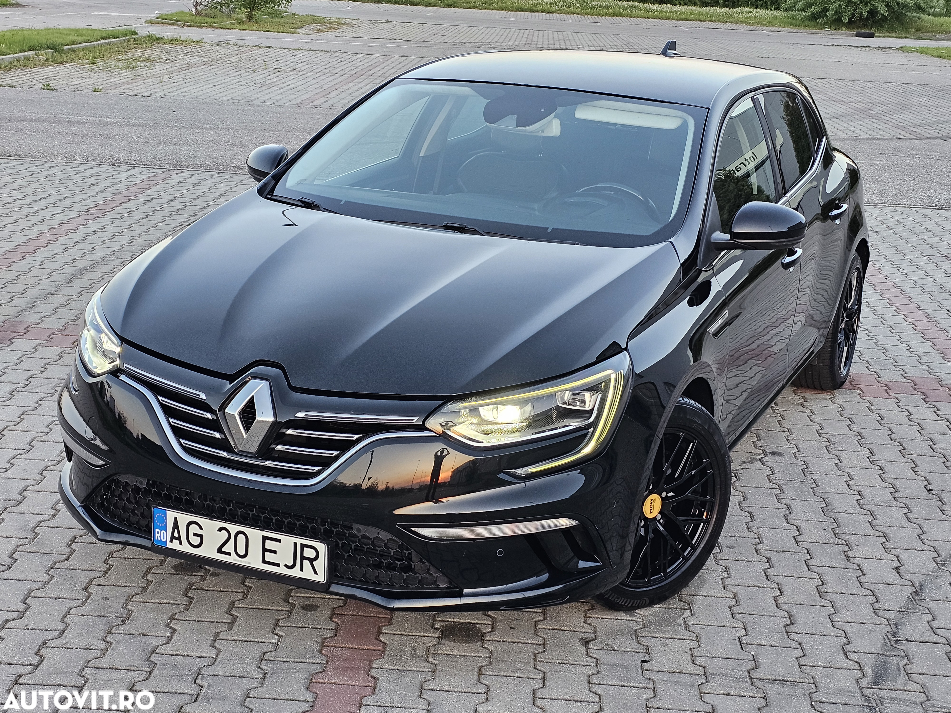 Renault Megane ENERGY dCi 130 BOSE EDITION - 34