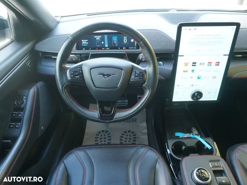 Ford Mustang Mach-E AWD PREMIUM - 9