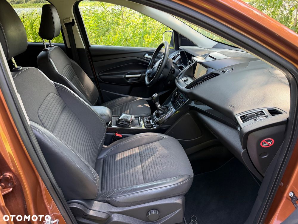 Ford Kuga 2.0 TDCi 2x4 Titanium - 11