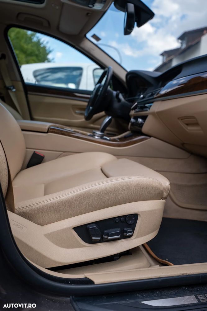 BMW Seria 5 525d xDrive Touring Aut. Luxury Line - 17