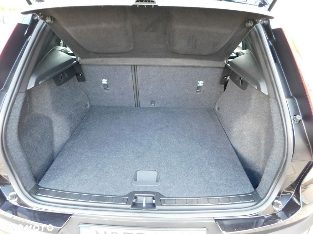 Volvo XC 40 - 12