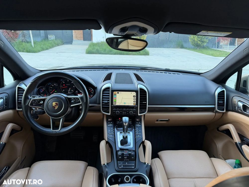 Porsche Cayenne 3.0 L - 10