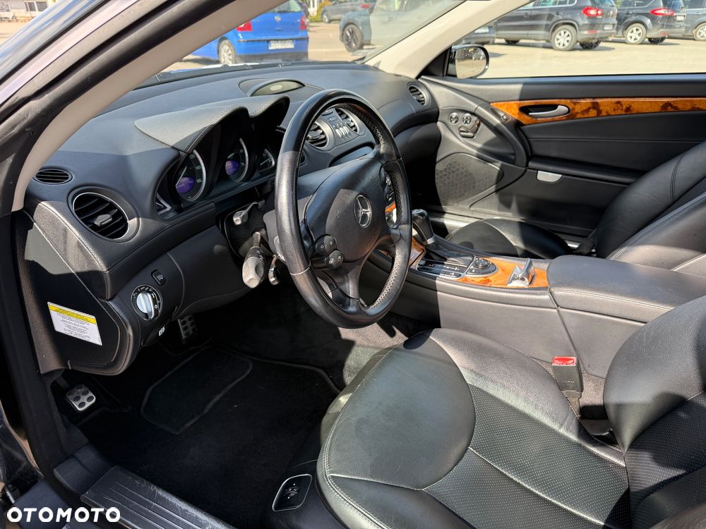 Mercedes-Benz SL - 16