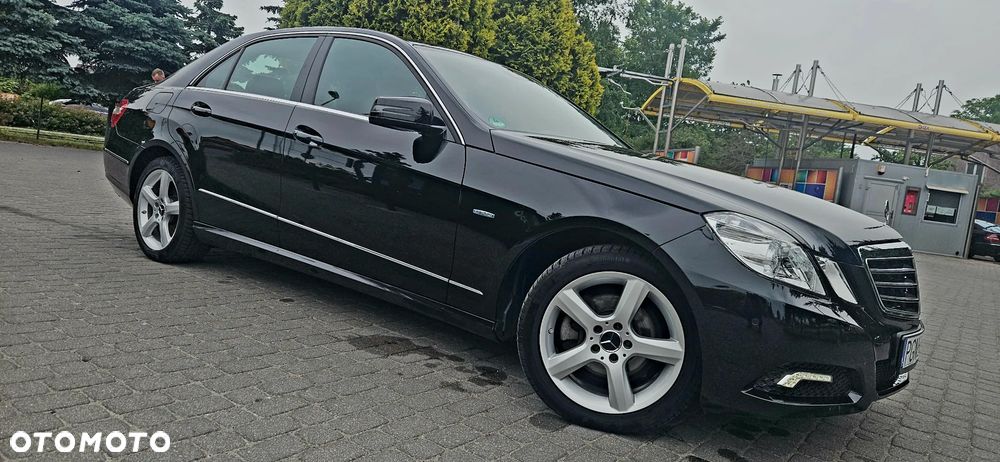 Mercedes-Benz Klasa E 200 CGI BlueEFFICIENCY 7G-TRONIC Avantgarde - 2