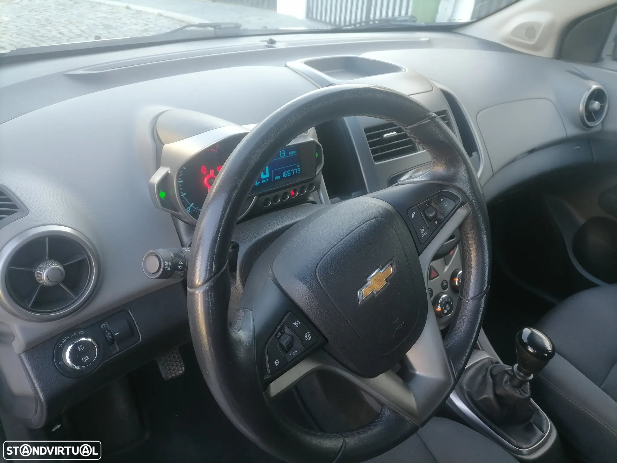 Chevrolet Aveo 1.4 LTZ - 11