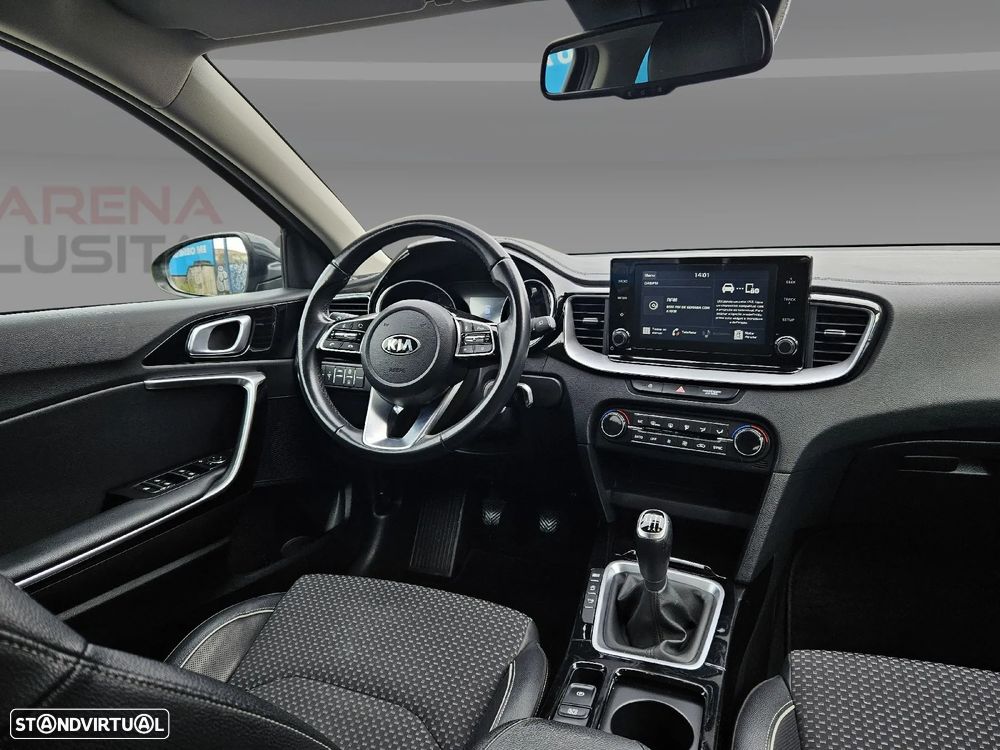 Kia XCeed 1.6 CRDi MHEV Tech - 26
