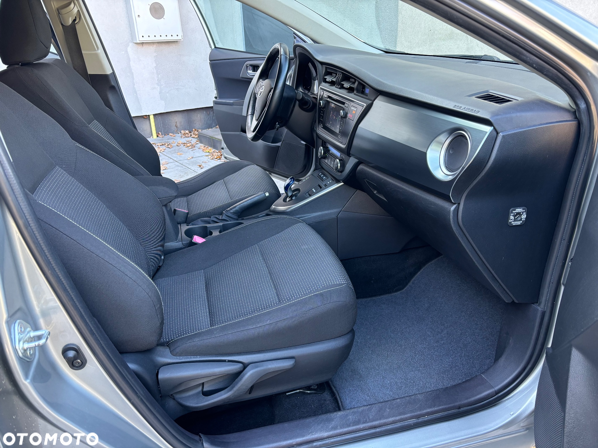 Toyota Auris 1.8 Hybrid Life - 11