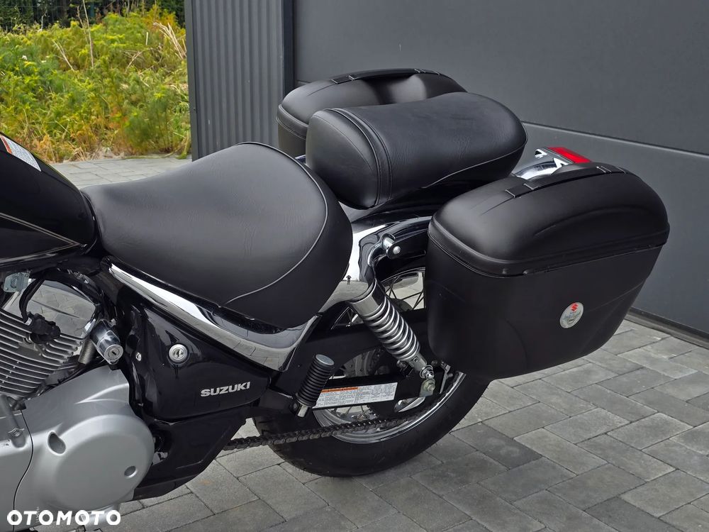 Suzuki Intruder - 7