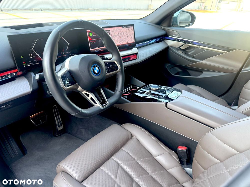 BMW Seria 5 550e xDrive PHEV M Sport - 18