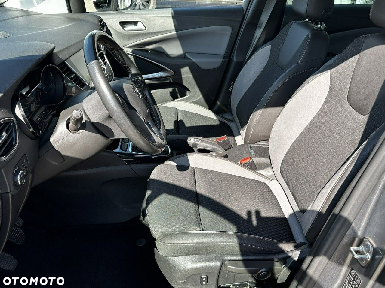 Opel Crossland X - 21