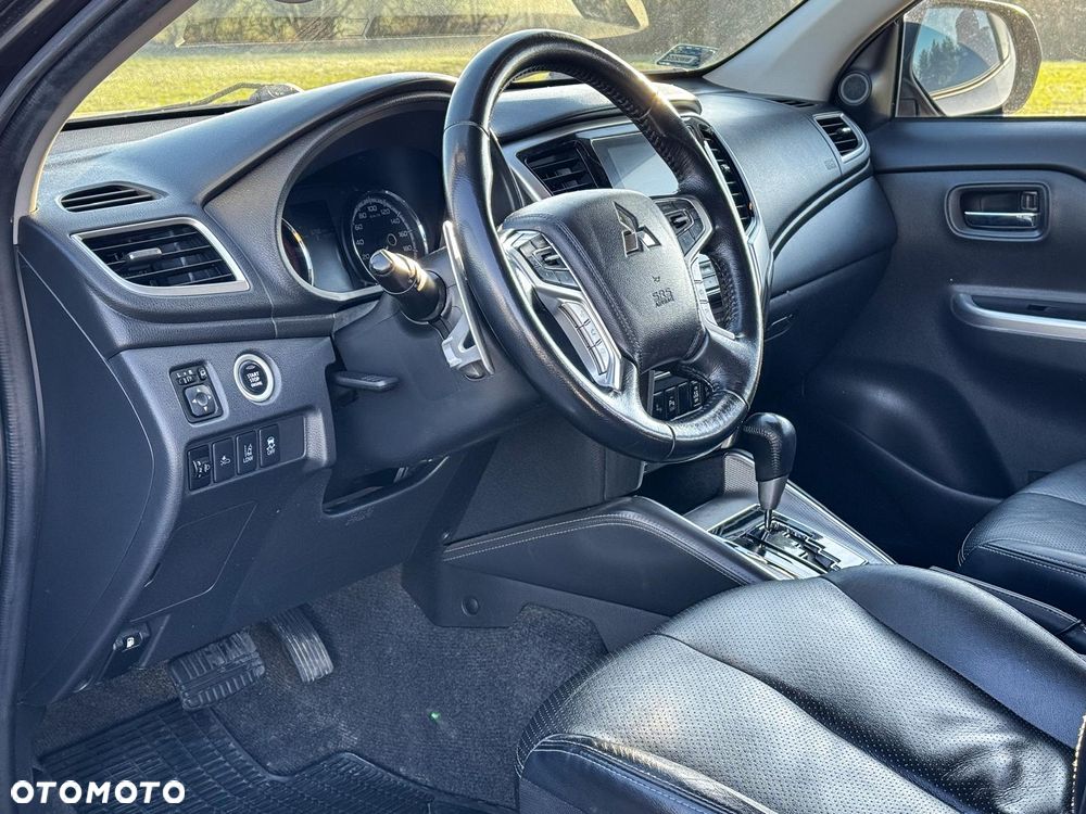 Mitsubishi L200 2.2 d DC Power Instyle Plus - 18