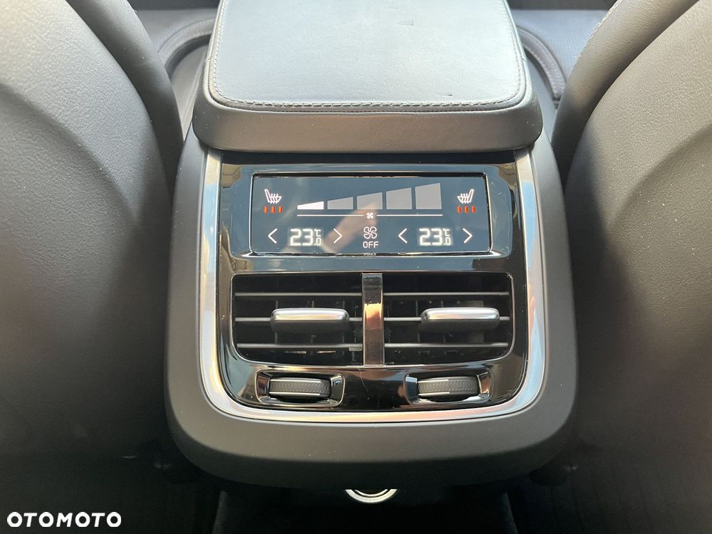 Volvo V90 Cross Country - 31