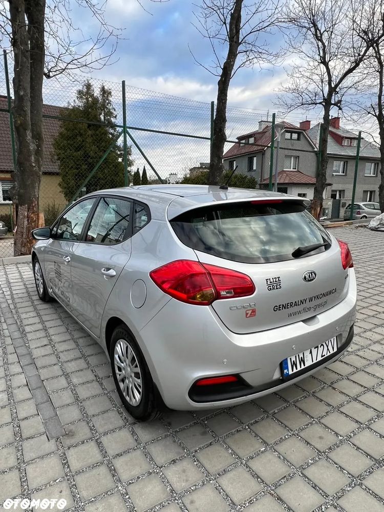 Kia Ceed - 13