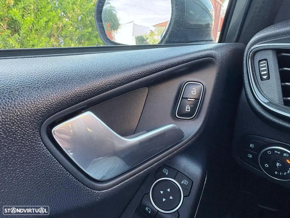 Ford Fiesta 1.0 EcoBoost ST-Line - 37