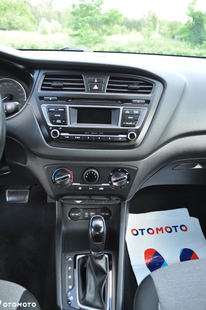 Hyundai i20 ver-1-2-style - 23
