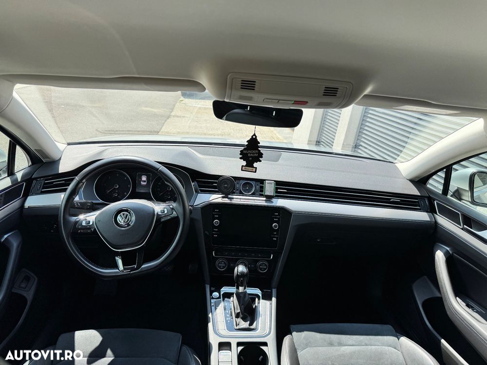 Volkswagen Passat 2.0 TDI DSG Highline - 32