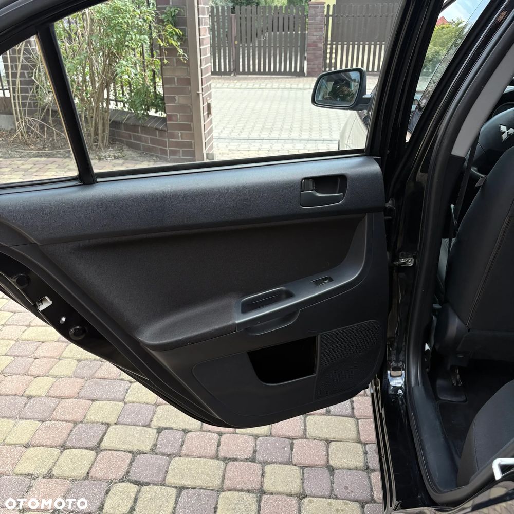 Mitsubishi Lancer 1.6 Inform - 17