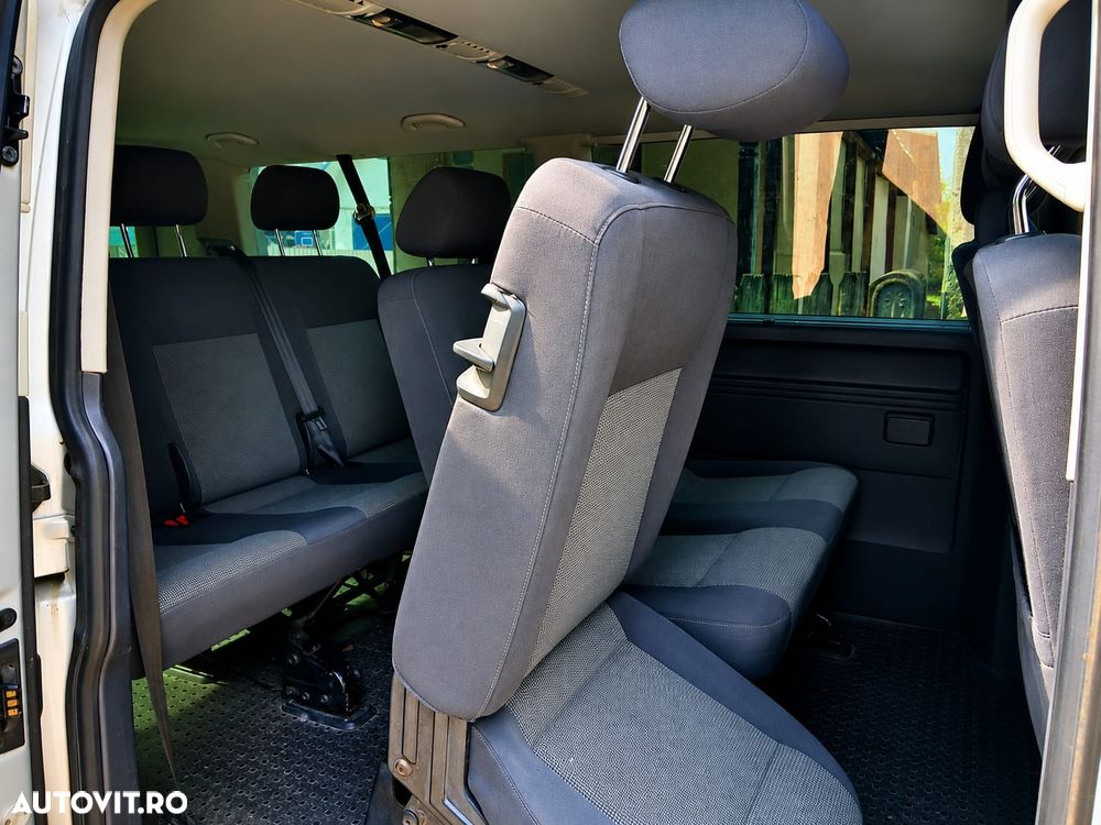 Volkswagen Caravelle - 10