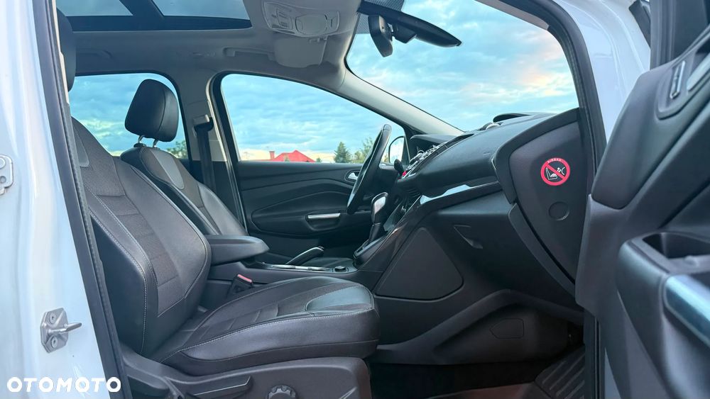 Ford Kuga 2.0 TDCi 4x4 Titanium - 22