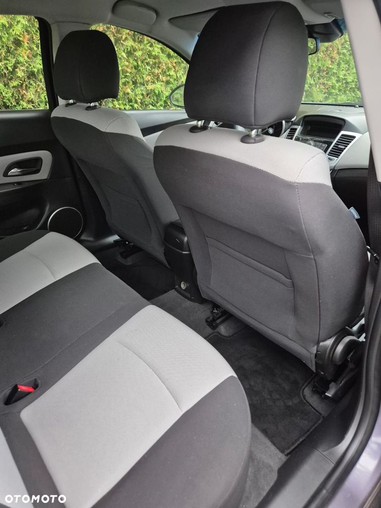 Chevrolet Cruze - 9