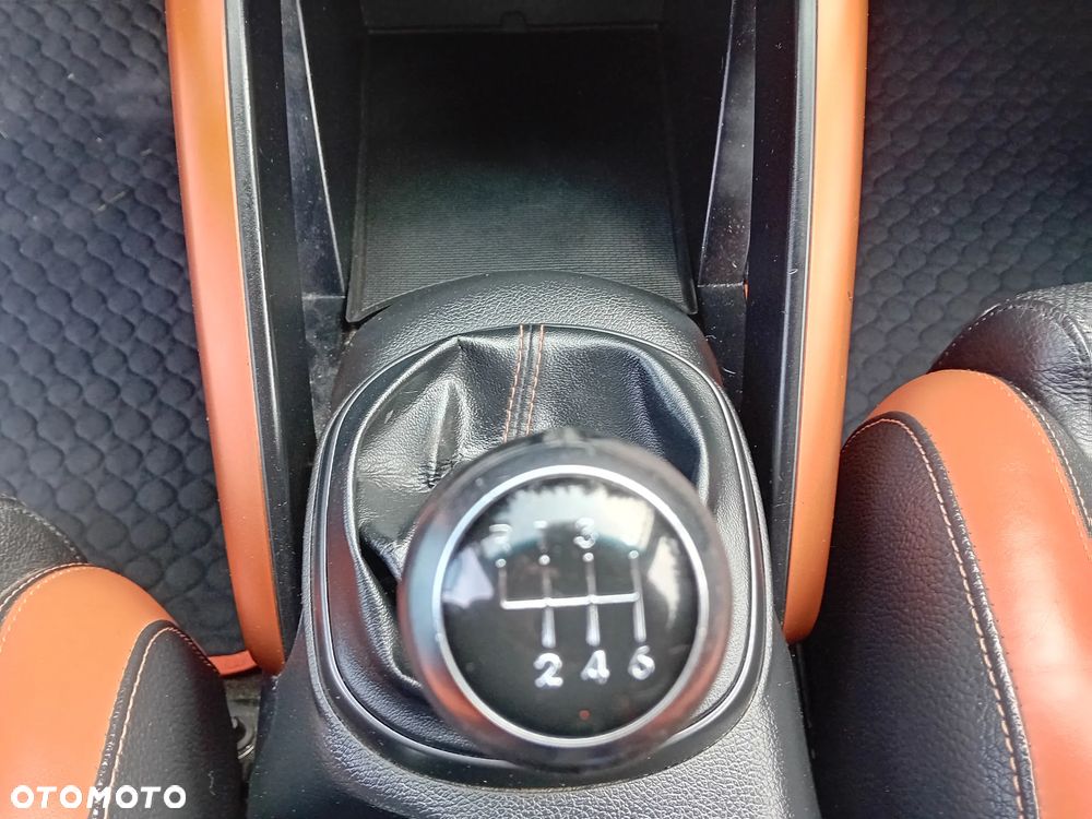 Hyundai Veloster 1.6 Turbo Matt Finish - 28