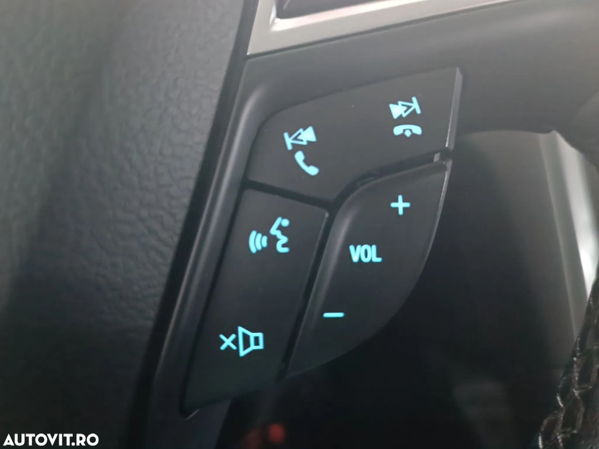 Ford Mondeo 2.0 Hybrid - 12